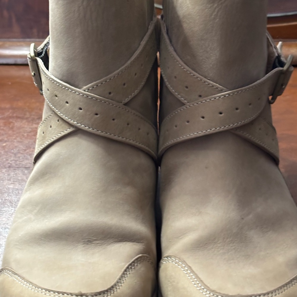 Stylish Tan Leather Boots
